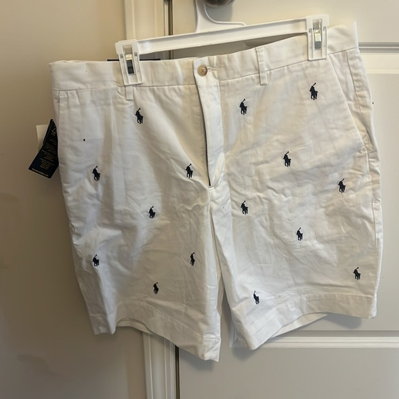 Polo shorts - Picture 3 of 5